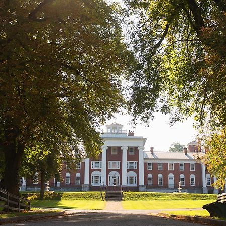 The Blackburn Inn And Conference Center Стонтон Экстерьер фото